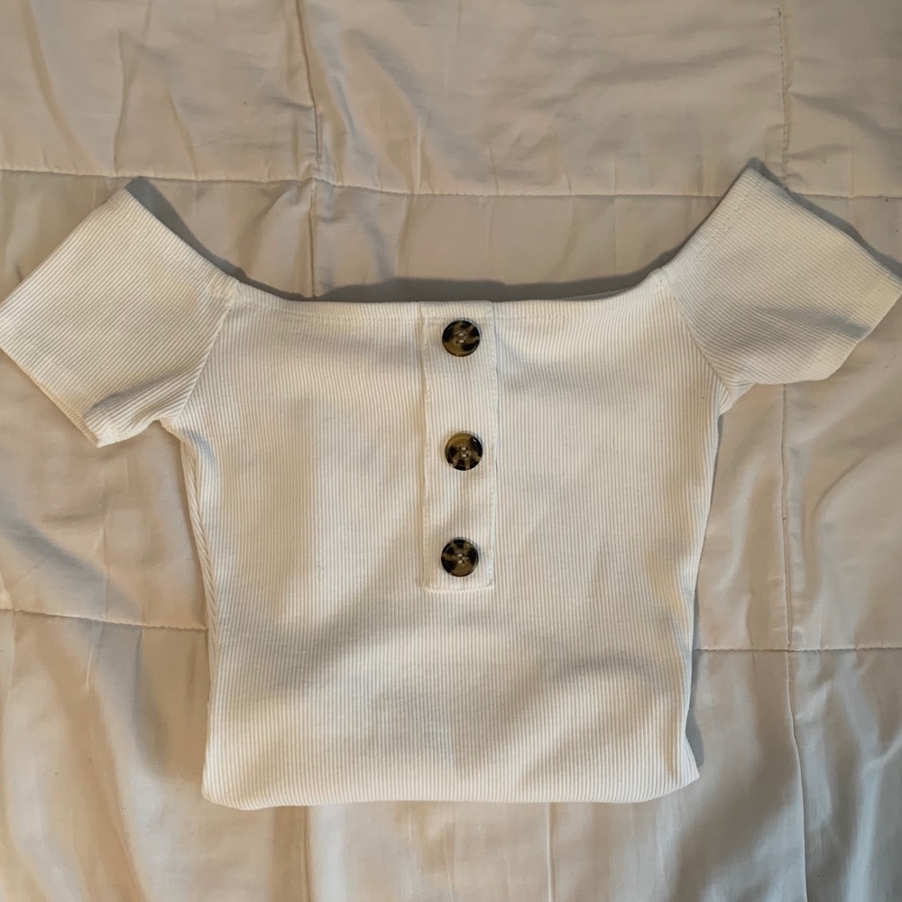 Off the shoulder white bodysuit *SOLD ON DEPOP*